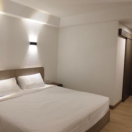 U-Thong Hotel Phitsanulok Buitenkant foto